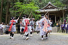 ６人がらみ棒踊り（中津野）写真